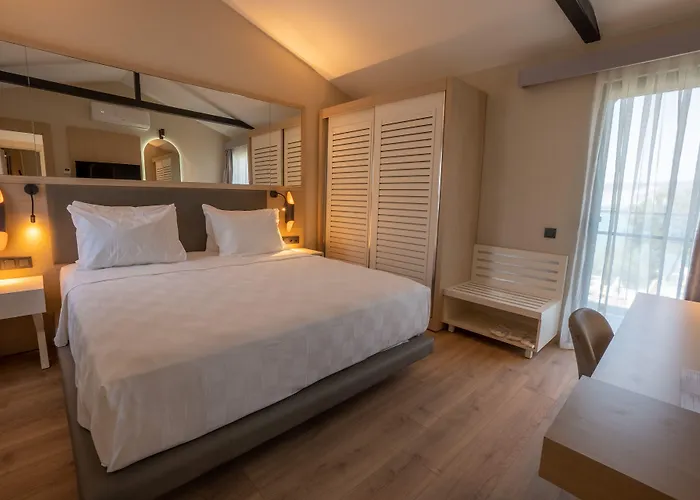 Long Club Nature Resort 5*