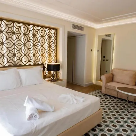 Long Club Nature Semesteranläggning (resort)